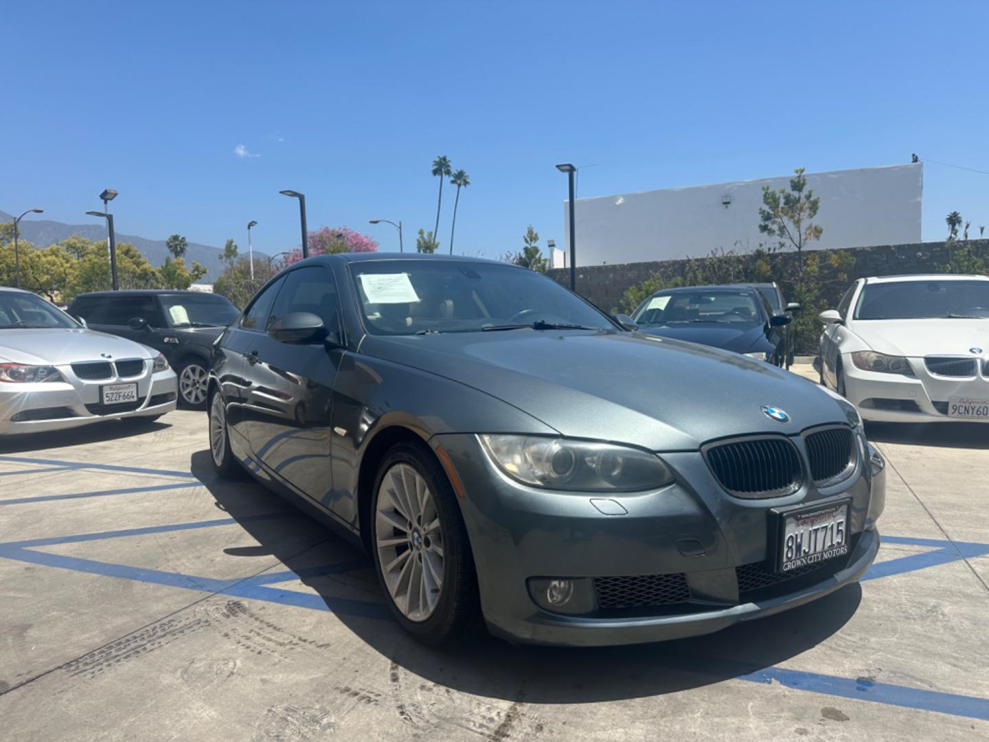 2009 Gray /BEIGE BMW 3-Series 335i Coupe (WBAWB73589P) with an 3.0L L6 DOHC 24V engine, AUTOMATIC transmission, located at 30 S. Berkeley Avenue, Pasadena, CA, 91107, (626) 248-7567, 34.145447, -118.109398 - Looking for a stylish and powerful vehicle in Pasadena, CA? Explore our inventory to find the impressive 2009 BMW 3-Series 335i Coupe, available now at our dealership! As your trusted Buy Here Pay Here (BHPH) dealer serving Los Angeles County, we specialize in providing top-quality used cars and sea - Photo#22